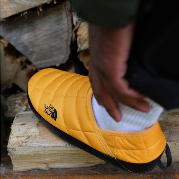 The North Face Thermoball Traction Mule V shoes with box - Picture 3 of 12